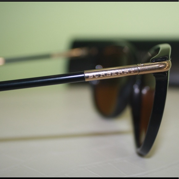 Burberry Sunglasses - Picture 3 of 9